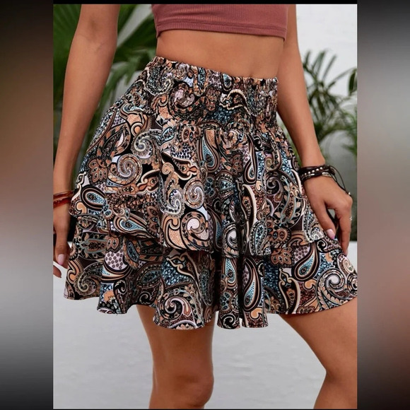 4/$25 SHEIN Paisley Print Tiered Mini Skirt Women’s XS Smocked Elastic Waistband - Picture 4 of 10
